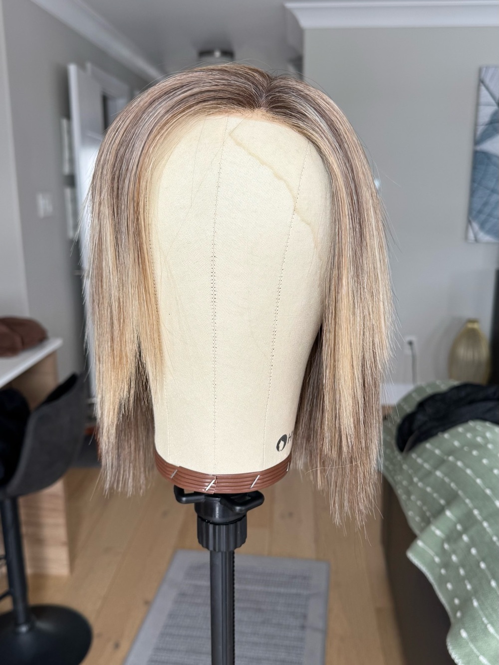 Belle Tress Heat-Friendly Synthetic Wig - Montecito - Macadamia Latte Rooted